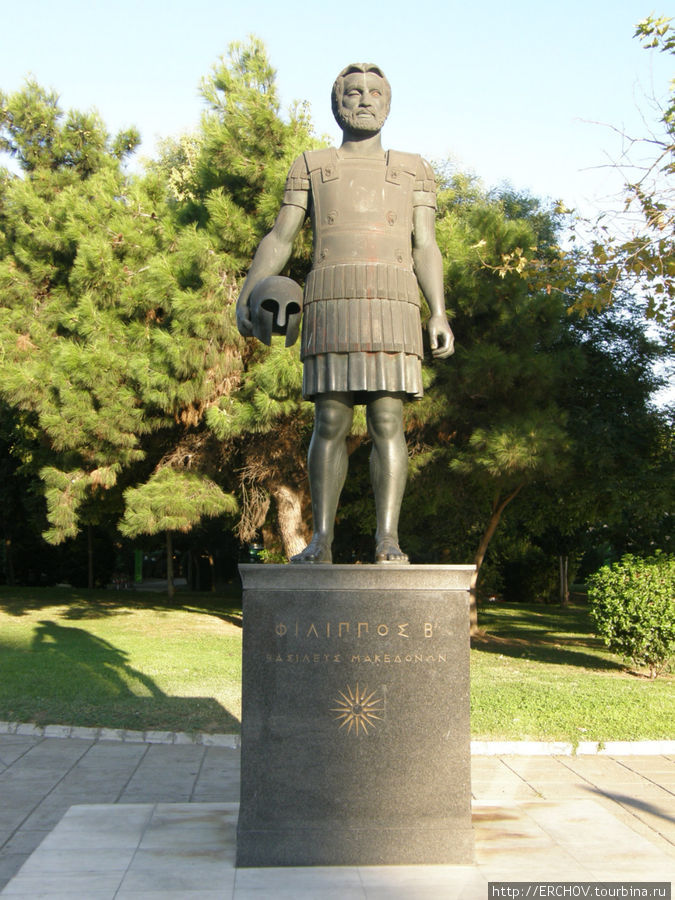 Памятник Филиппу Македонскому в Салониках